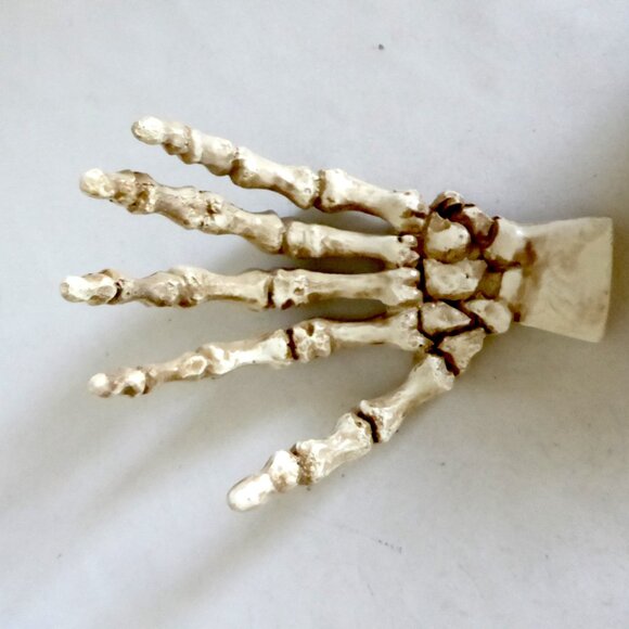 HALLOWEEN SKELETON HANDS HOLDING BLACK CERAMIC CAULDRON CANDY DISH / CUP SET - Picture 8 of 9